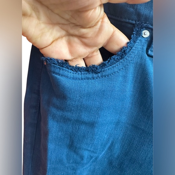 Chico's Girlfriend Frayed Cropped Seaport Blue Jeans - Picture 7 of 13